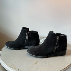 Blondo Liam Waterproof Bootie size 5.5